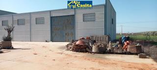 Nau industrial  Calle ancha. Se vende nave