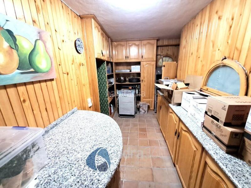 Foto c23b5fe4-a87b-49a6-92a3-01566d9d2302. Local comercial se vende merendero cmayor con calado en Logroño