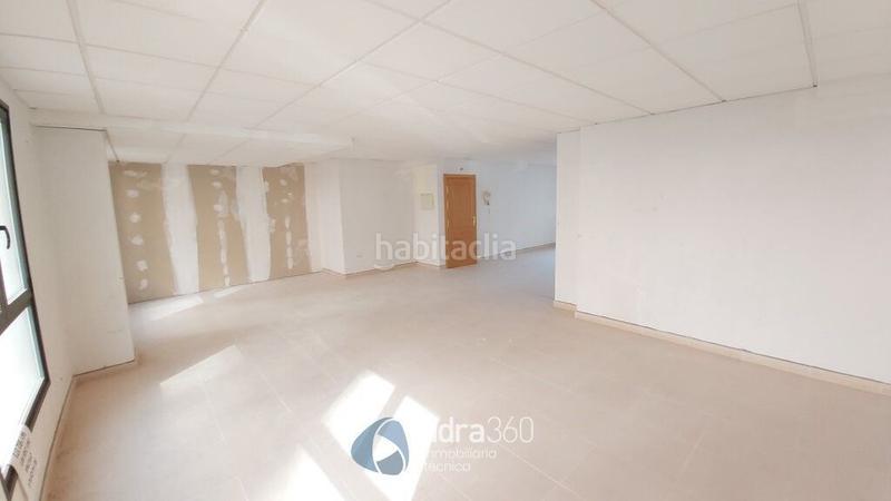 Foto b7789a0d-835a-456c-9c9d-2b1bb3b6b6ff. Alquiler oficina  en alquiler acondicionada en zona cascajospiqueras en Logroño