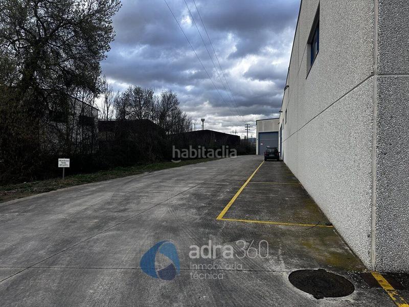 Foto f33482c9-507a-4787-9c94-bbfb8c730c94. Miete fabrikhalle in Oyón / Oion