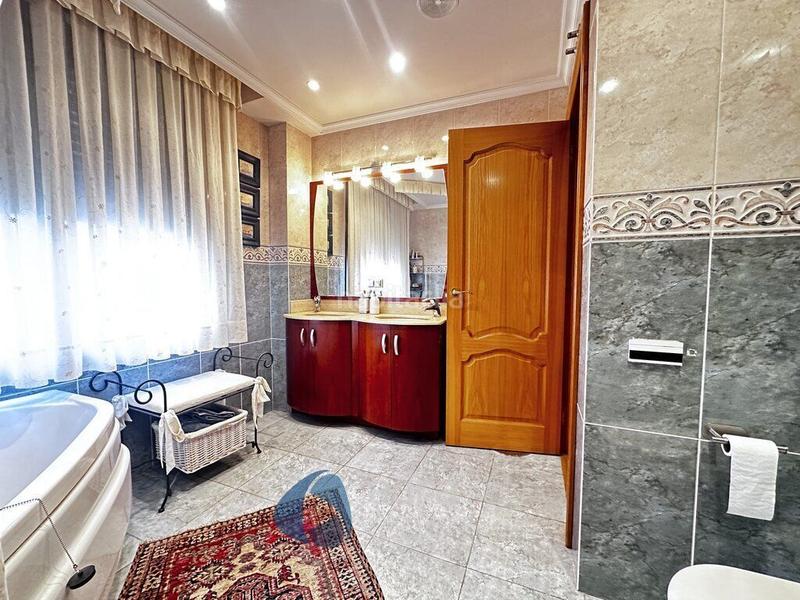 Foto 0ba93c15-ea5d-48ec-b2f3-c063e15fc9ce. Casa con riscaldamento piscina in Lardero