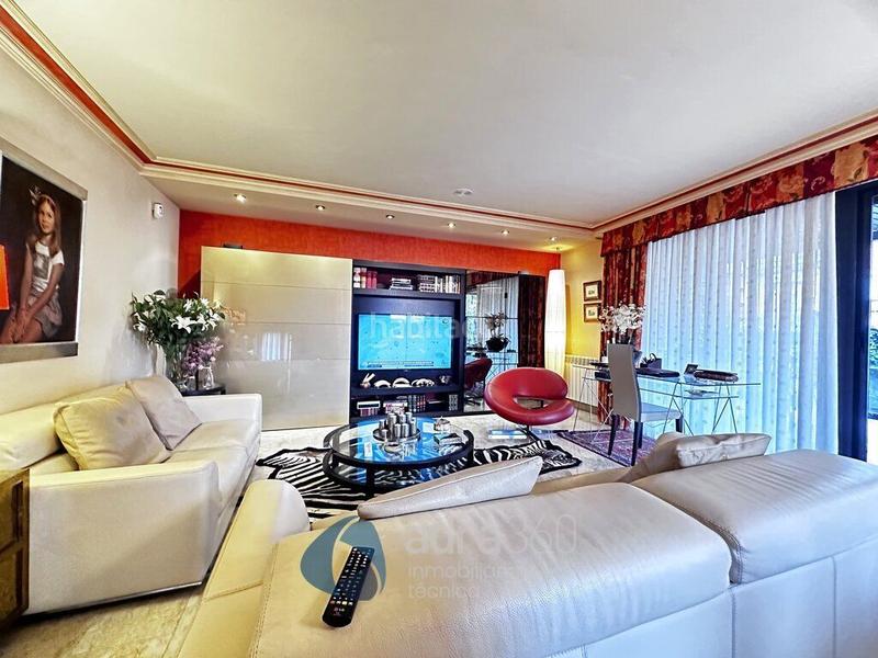 Foto 1eed58d6-a8e2-4fd3-8538-f2559e368ebb. Casa con riscaldamento piscina in Lardero