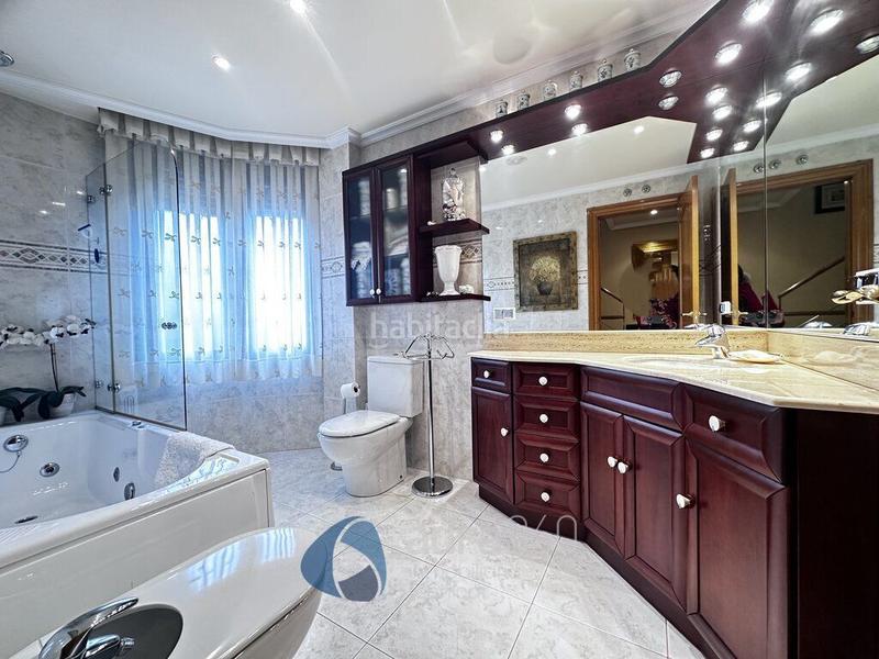 Foto 5f1c9cd6-4c20-4f17-a389-3e2060136bd6. Casa con riscaldamento piscina in Lardero