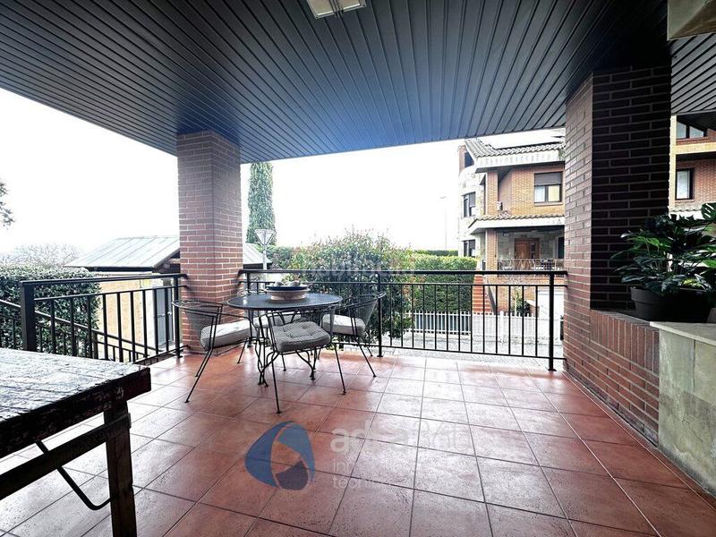 Foto 67456594-d532-461b-9ddb-24b7d3fda4db. Casa con riscaldamento piscina in Lardero