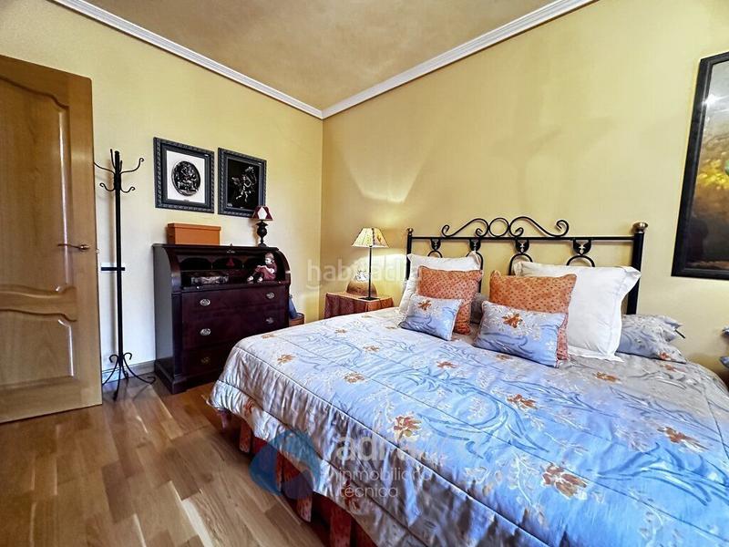 Foto 7041795e-1d8c-4e4d-b8ee-aa78c2c55eef. Casa con riscaldamento piscina in Lardero