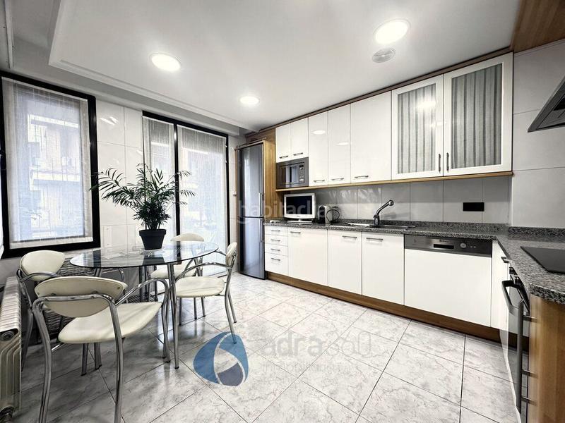 Foto 871cba83-58ec-40aa-be7b-281f1b588a6b. Casa con riscaldamento piscina in Lardero