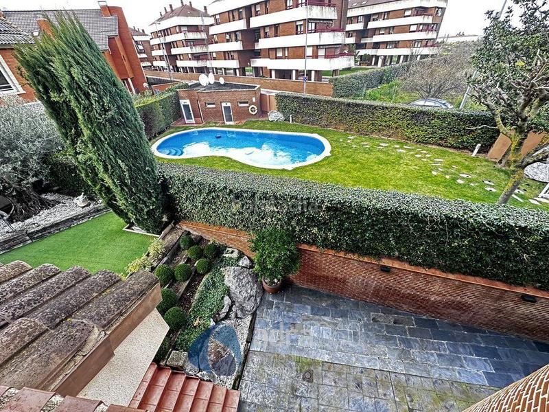 Foto 90d7ed41-a22e-41af-9bc7-a7a9bd68de48. Casa con riscaldamento piscina in Lardero