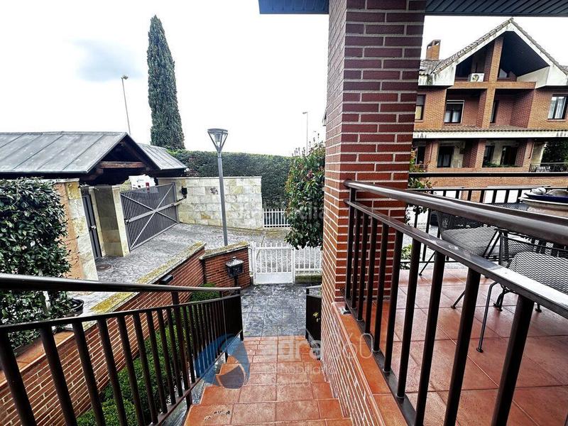 Foto 92f65e0c-5469-4ebf-a697-c48324fb5447. Casa con riscaldamento piscina in Lardero