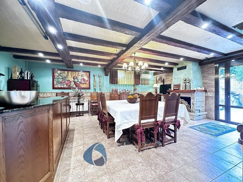 Foto cdbc8ec1-2390-4add-ba8b-24d29ea4b702. Casa con riscaldamento piscina in Lardero