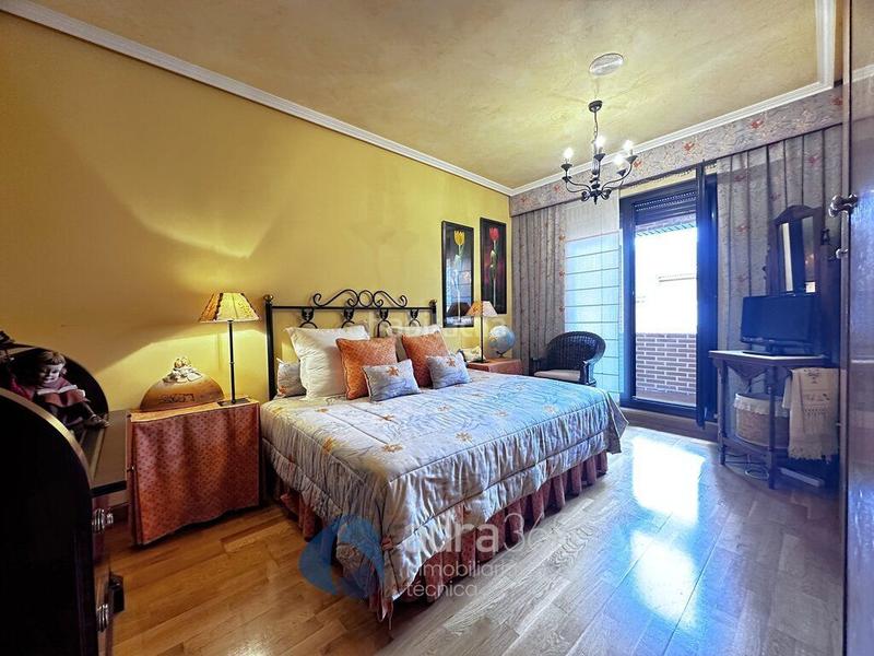 Foto df36988a-bcf9-4df3-9d15-6b21fbb5b641. Casa con riscaldamento piscina in Lardero