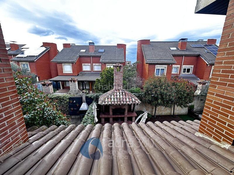 Foto e3ba22c1-9107-450f-b879-7d6bf187565b. Casa con riscaldamento piscina in Lardero