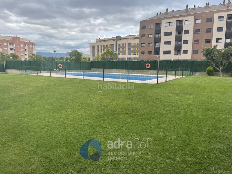 Foto ff2adf32-3578-4f9a-bea5-3ce2fc66d7b1. Local comercial a Lardero