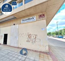 Lloguer Local Comercial  Moncalvillo. Se alquila local en avd.moncalvillo
