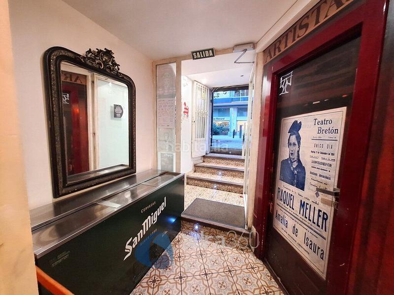 Foto b6d0315c-7bfc-4f23-9503-81750d39d026. Alquiler local comercial se traspasa bar embaucador en laurel y bretón en Logroño