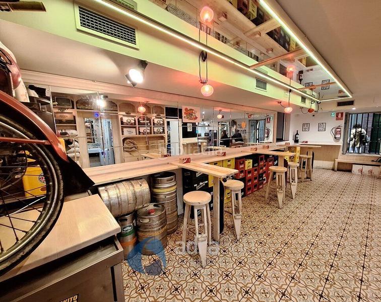 Foto c214912c-9b57-4a68-b24e-a347b79b7f1c. Alquiler local comercial se traspasa bar embaucador en laurel y bretón en Logroño