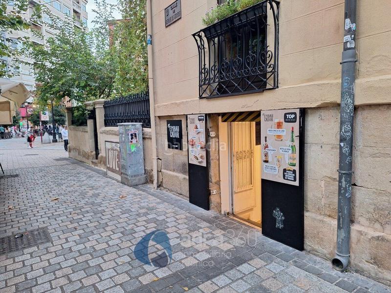 Foto f0f638a9-8efa-4863-8ac3-c8c4b032b8b8. Alquiler local comercial se traspasa bar embaucador en laurel y bretón en Logroño