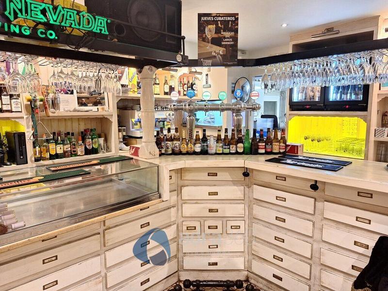 Foto b1d02ee0-649d-4fc7-bf39-176252fbb6d6. Lloguer local comercial a Gran Via Logroño