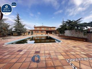 Casa  Los llanos. Se vende casa independiente con terreno en urbanización  los lla
