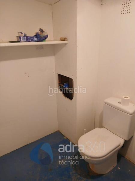Foto d0679080-c0c6-47c8-a703-39ca96089c02. Alquiler local comercial se alquila local ubicado en maría teresa gil de garate. en Logroño