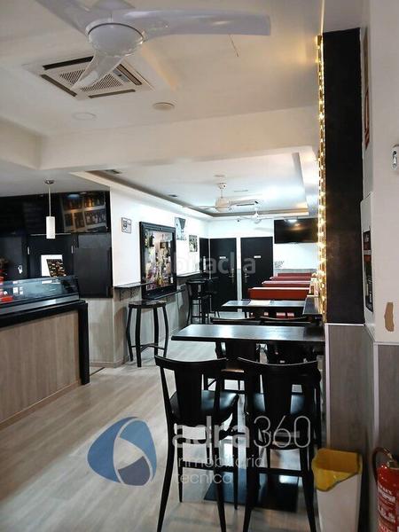 Foto fb089039-3e03-46f0-8c35-ed8fba5cdea9. Alquiler local comercial se traspasa bar peregrino en calle san juan en Logroño