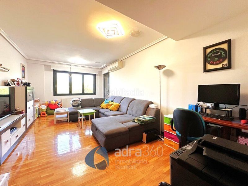 Foto 80e3294c-d880-4ba8-be3e-aa8cd01741fb. Pis amb calefacció piscina a Portillejo - Valdegastea Logroño