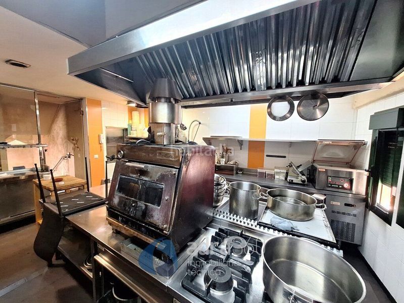 Foto 0d6f415d-2d2b-46f7-a575-d74ad250e22f. Local comercial venta de restaurantebar edificio en c laurel en Logroño