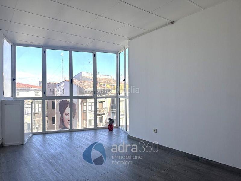 Foto 3766d539-ed00-4e32-b549-a4e05576b739. Alquiler oficina se alquila oficina en bretón de los herreros en Logroño