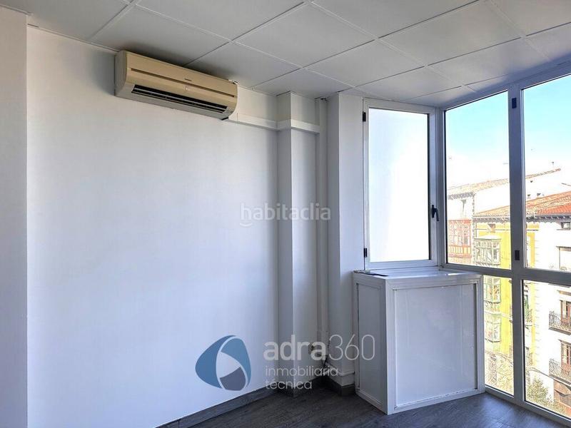 Foto b591d13a-802d-489d-8293-8268456f4b5a. Alquiler oficina se alquila oficina en bretón de los herreros en Logroño