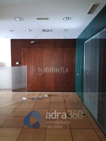 Foto 0468f43d-7c2e-4f2d-a87f-4a8e3e094552. Alquiler local comercial se alquila local en avd. de la paz en Logroño