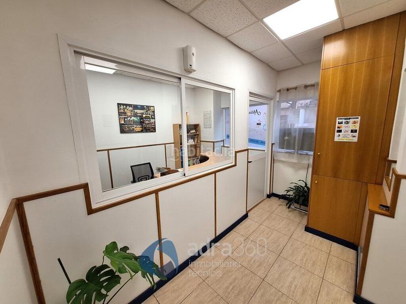 Foto 3656927f-11f2-4749-a53b-7147bc3d9aea. Alquiler local comercial se traspasa academia ubicada en maría teresa gil de garate. en Logroño