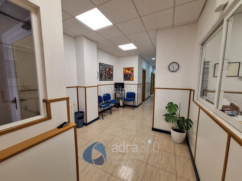 Foto b0e8ca93-5810-4846-92ab-a83e99bb6650. Alquiler local comercial se traspasa academia ubicada en maría teresa gil de garate. en Logroño