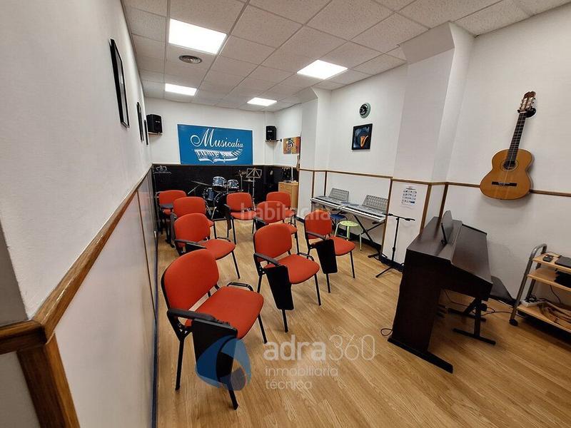 Foto dca0a234-c912-4b0f-8edc-f2702dca02ea. Alquiler local comercial se traspasa academia ubicada en maría teresa gil de garate. en Logroño