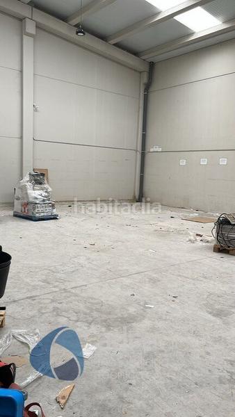 Foto 9c10f666-20ba-41a7-9707-c5a276baae69. Location bâtiment à usage industriel dans Alberite