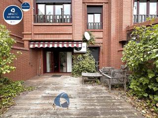 Casa  Coronilla. Se vende chalet adosado en avenida de madrid