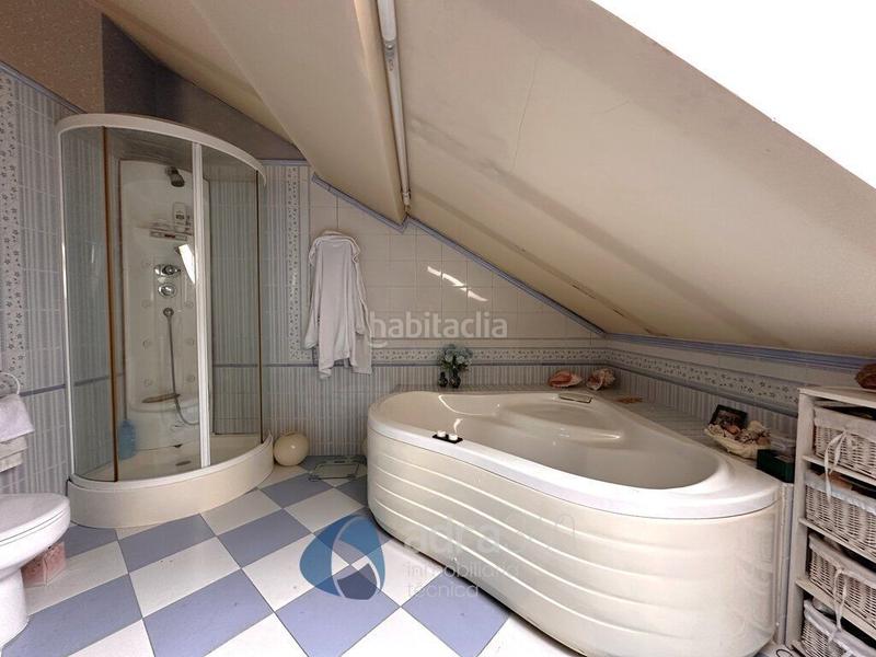 Foto 8c441bbb-cf70-4e00-8990-64ef6134b97a. Casa con riscaldamento parcheggio piscina in Avenida Madrid Logroño