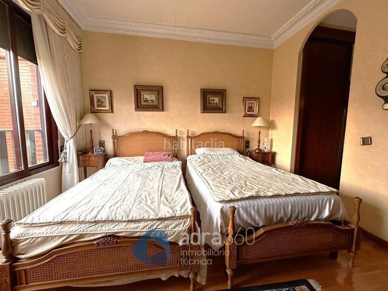 Foto c3a54647-5037-43ab-b497-bec659cd5f99. Casa con riscaldamento parcheggio piscina in Avenida Madrid Logroño