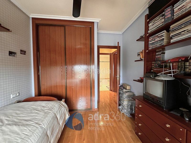 Foto d4fbf2a3-3f32-4ca8-9fa6-3eb13f2e76bd. Casa amb calefacció aparcament piscina a Avenida Madrid Logroño