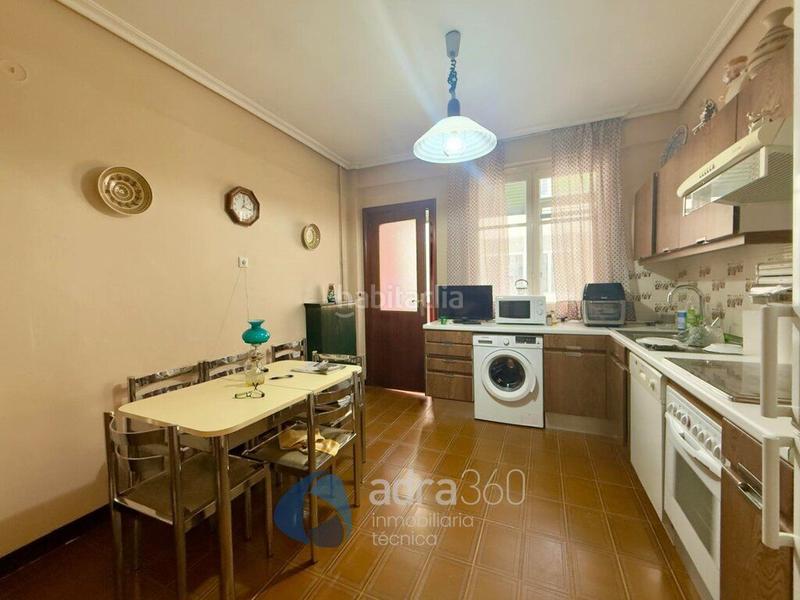 Foto b98fb1e0-5b6f-4e40-826b-dbdd024dceeb. Etagenwohnung mit heizung in Gran Via Logroño