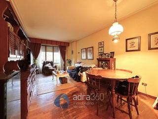 Pis  Avenida de la paz. Se vende piso en avd. de la paz con dos terrazas y balcn.