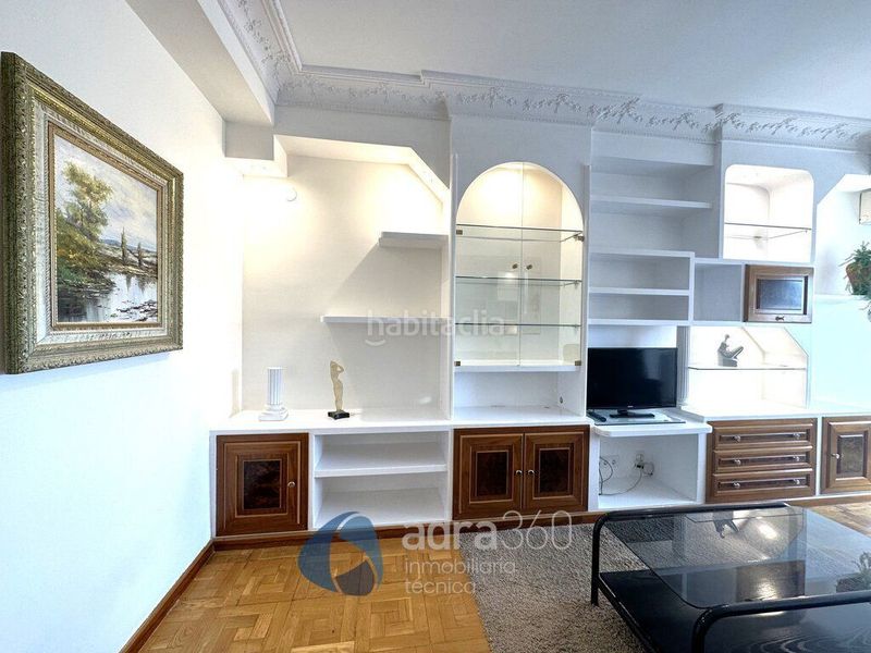 Foto f09b2053-195a-4bd4-b51c-450df236d48d. Pis amb calefacció a Gran Via Logroño