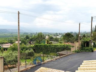 Mas  Monte bodegas. Se vende en casa lardero