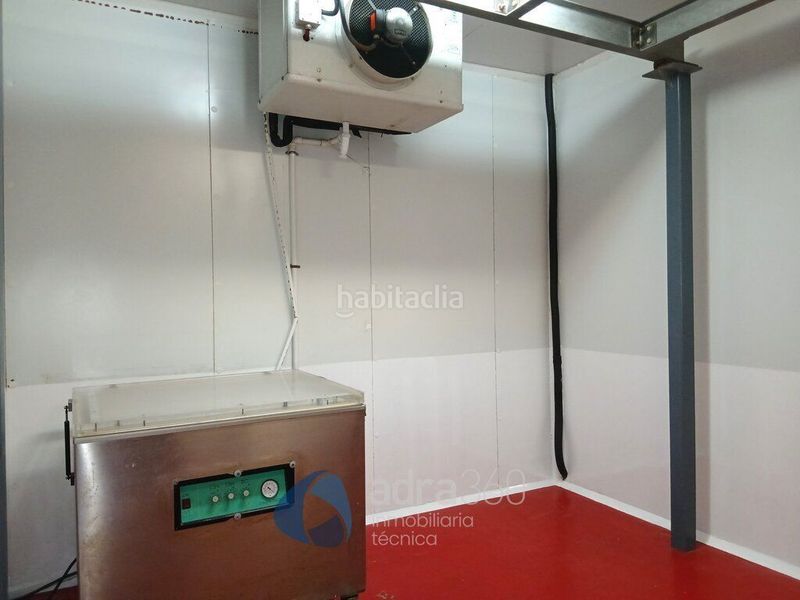 Foto 3576b20d-c434-499f-a8f5-24dc5c040882. Alquiler local comercial se alquila obrador cárnico en Ribafrecha