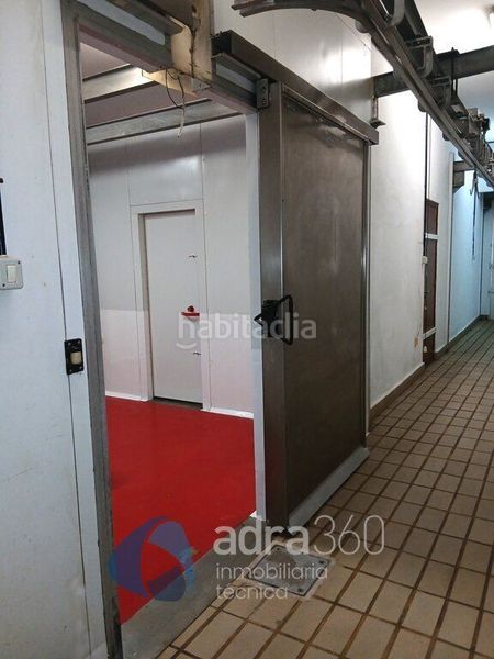 Foto 62c12b06-2d14-487d-a5a3-d1519f0044b7. Alquiler local comercial se alquila obrador cárnico en Ribafrecha