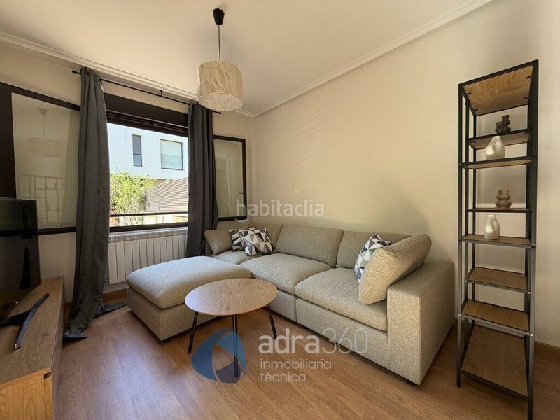 Foto b43c4983-796c-4d3f-b0db-665c8bf3c53a. Apartament amb calefacció piscina a Lardero