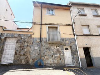 Casa  La fuente. Se vende casa en albelda de iregua