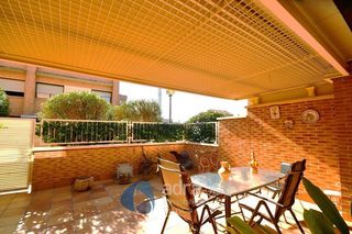 Casa adossada  Nocedillo. Se vende chalet pareado en avenida de madrid