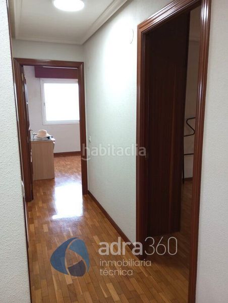 Foto b82a9dd3-82ec-4a20-957f-1bec2d33f2b7. Pis amb calefacció a Cascajos - Piqueras Logroño