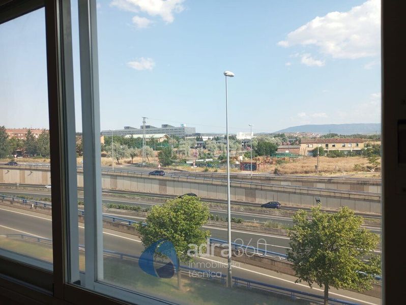 Foto c24a5f09-ea53-4375-92c8-8848e2cb235c. Pis amb calefacció a Cascajos - Piqueras Logroño