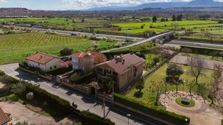 Maison à Lardero. Se vende chalet independiente en lardero