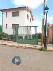 Maison à Ocón. Se vende casa en las ruedas de ocón